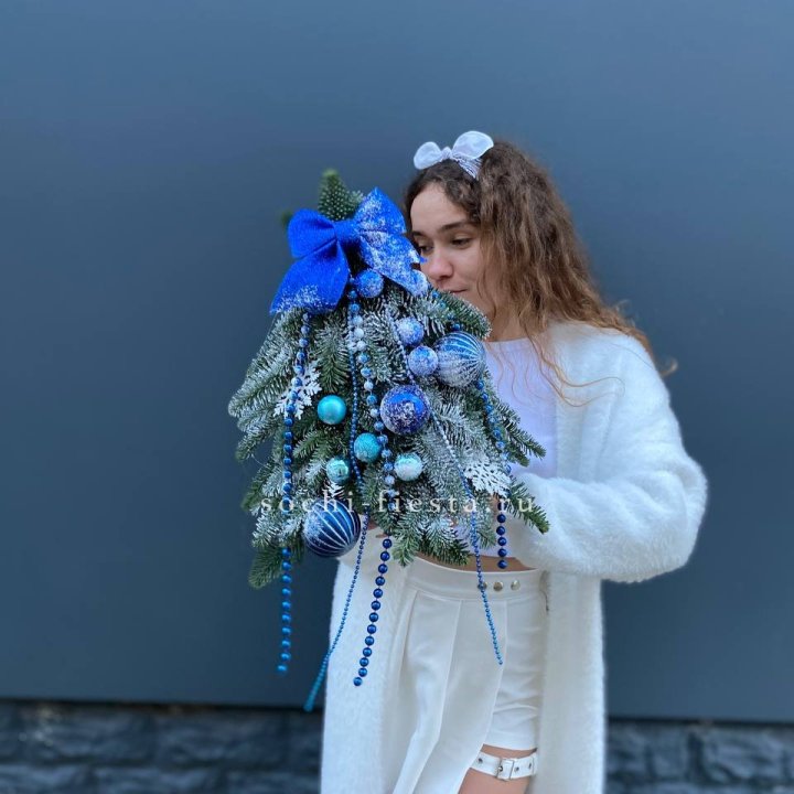 Новогодняя елочка "Блю" в Якутске