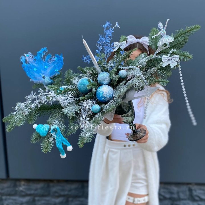 Композиция в бокале голубая в Якутске