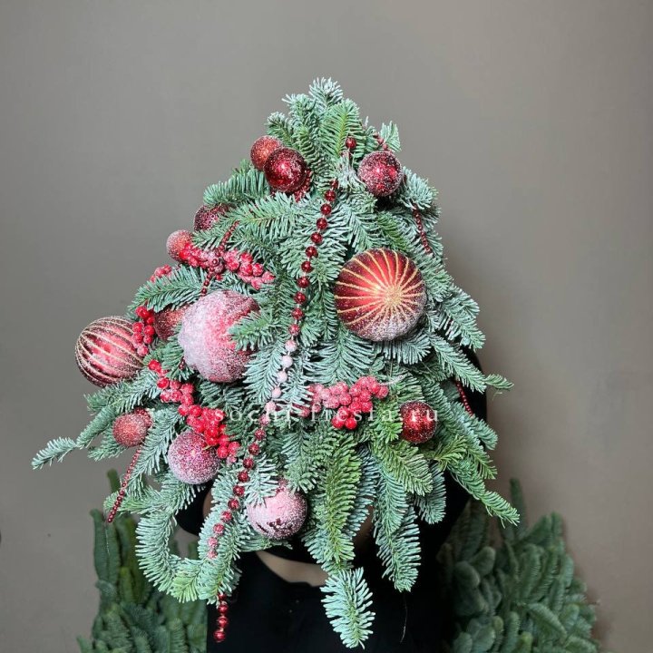 Ёлка красная в Якутске