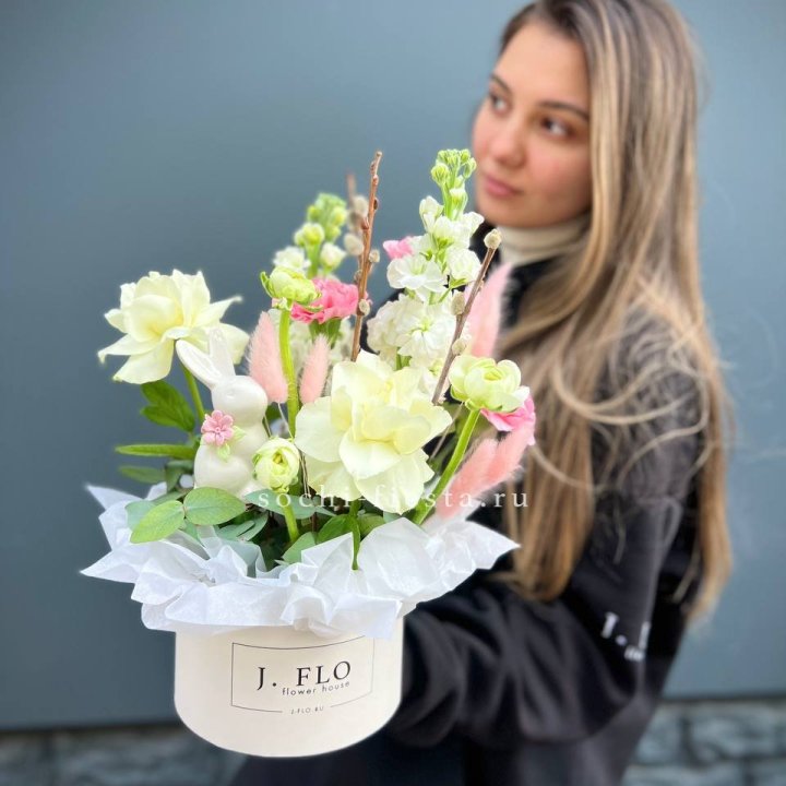 Цветочный бокс "Пасхальная композиция" в Якутске