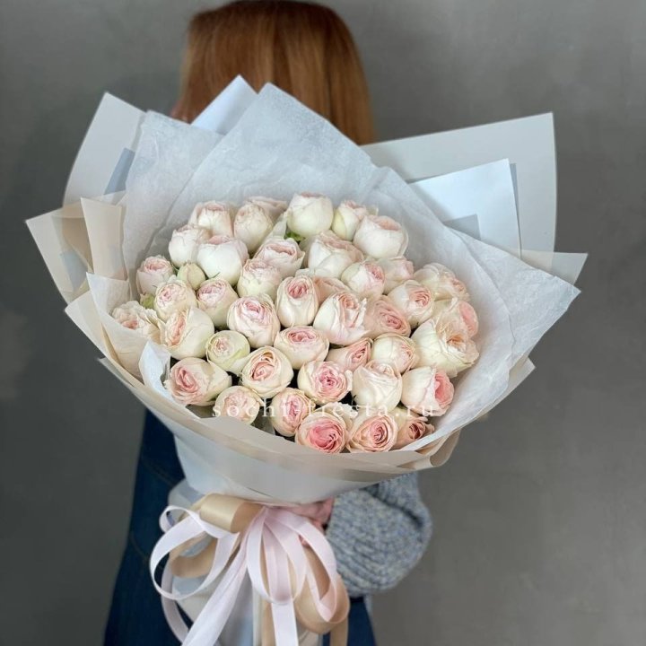 Букет пионовидных роз Пур лав в Якутске