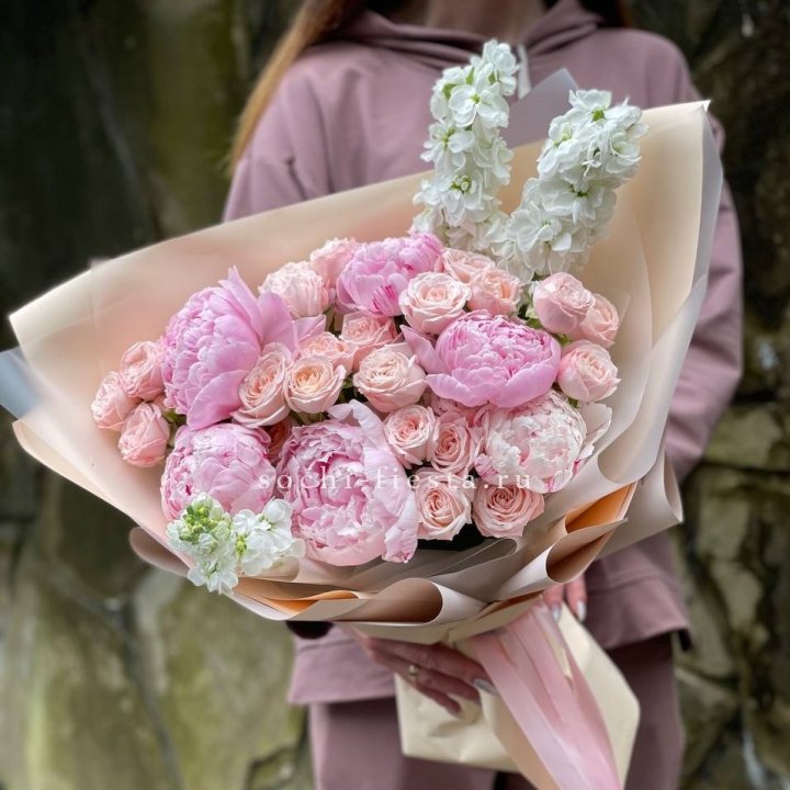Букет с пионами №1 в Якутске