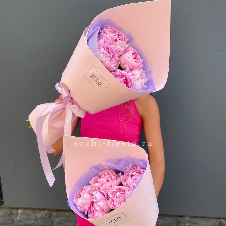 Букет из 5 пионов в Якутске