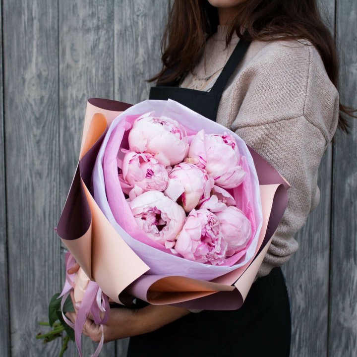 7 зефирных пионов в оформлении в Якутске