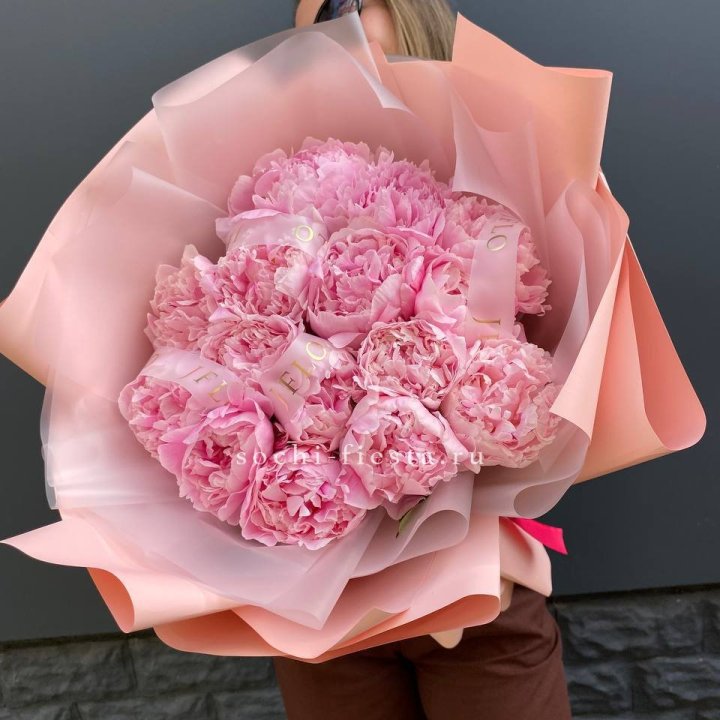 15 пионов "Монинг" в Якутске