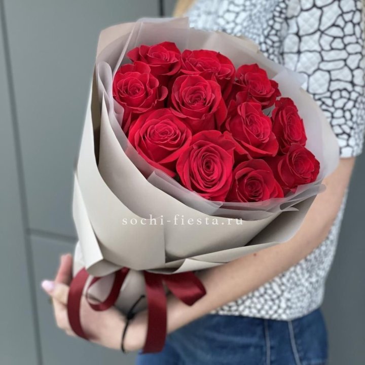Букет красных роз "Рози" в Якутске