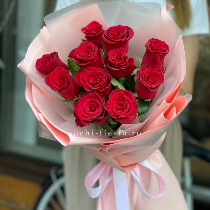 Букет красных роз "Мадам ред" в Якутске