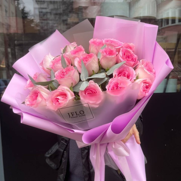  19 розовых роз в Якутске