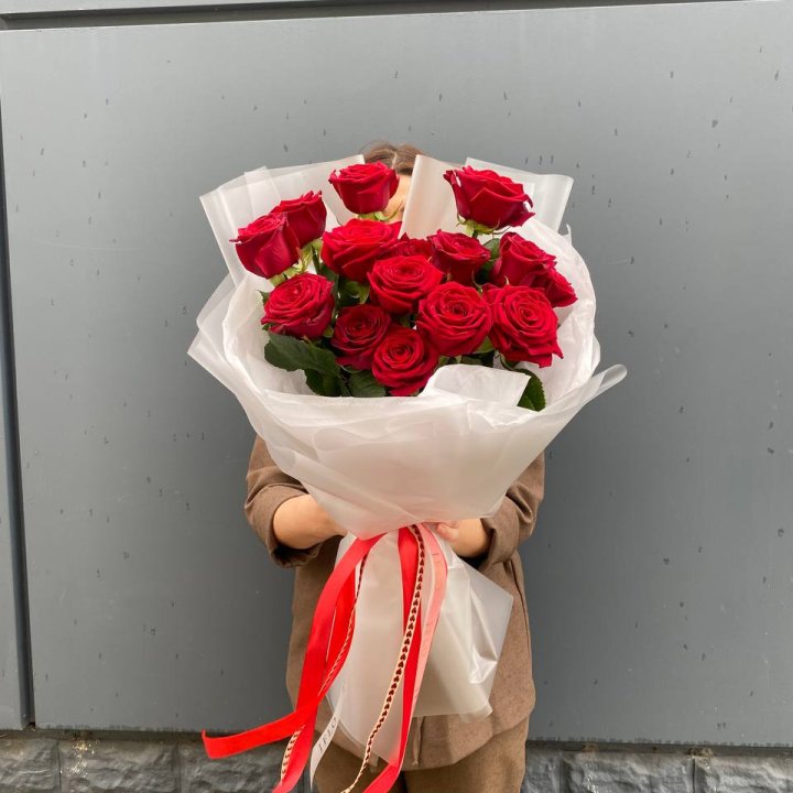 15 высоких роз  в Якутске