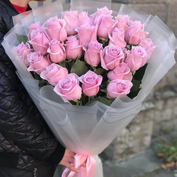 25 высоких розовых роз в Якутске