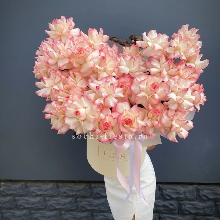 31 французская роза Джумилия в боксе в Якутске