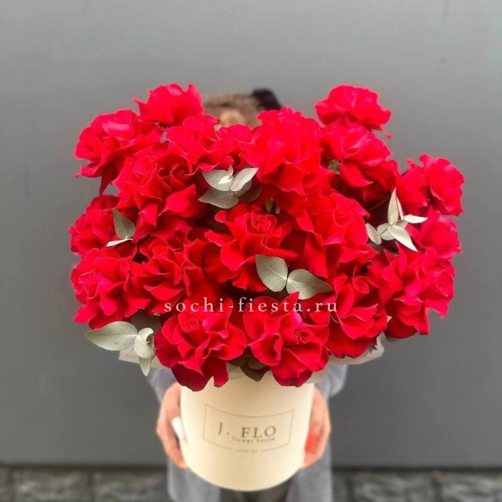 35 Французских роз в боксе в Якутске