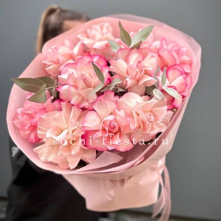 Нежно- розовые французские розы Венди в Якутске