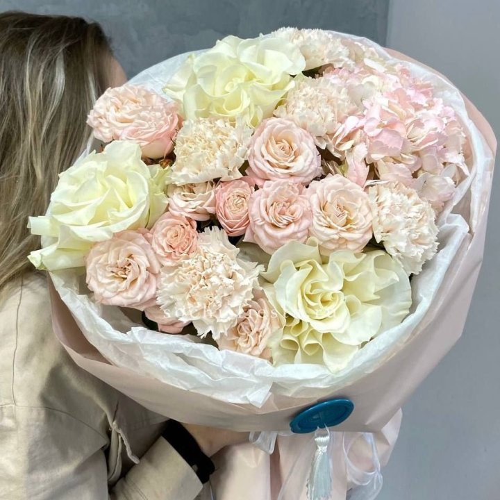 Дизайнерский букет "Джентел" в Якутске