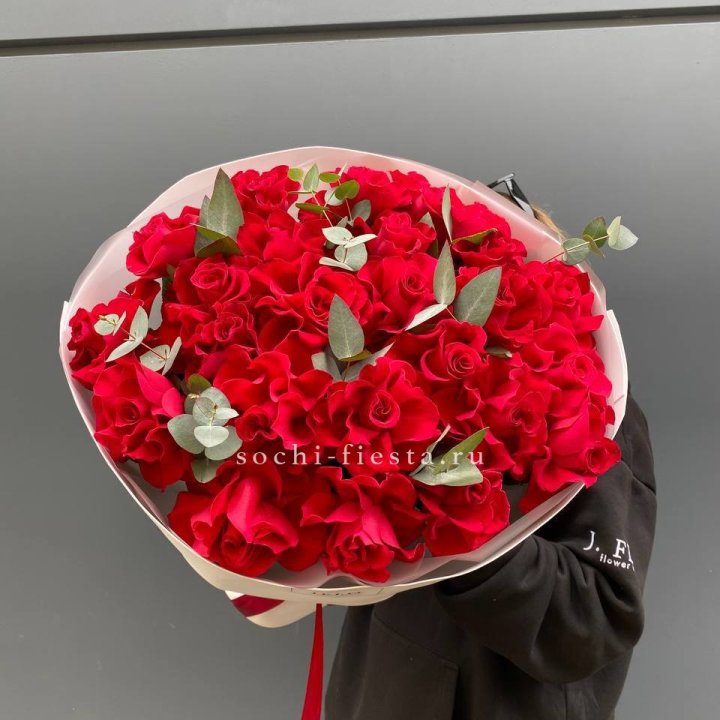 23 Красных французских роз в Якутске