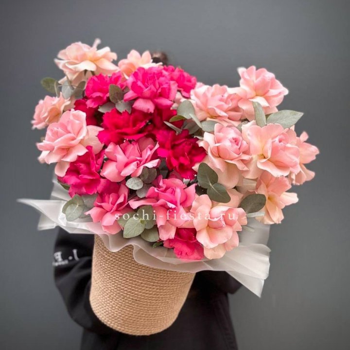 23 Французские розы Микс в боксе в Якутске