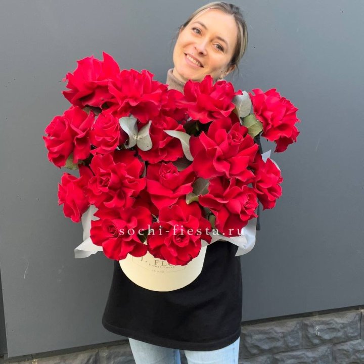 17 Французских роз в боксе в Якутске