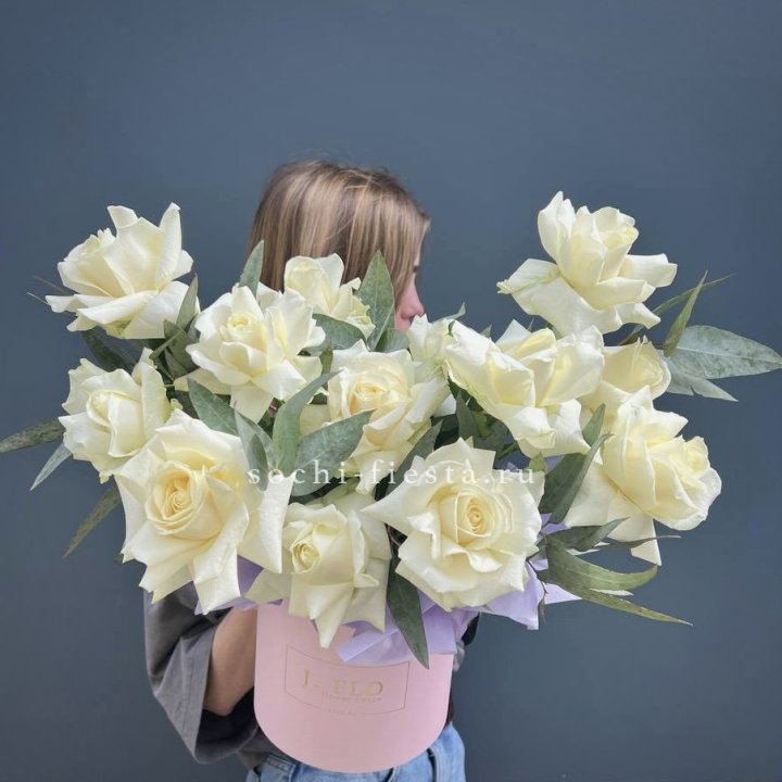 15 Французских роз в боксе в Якутске