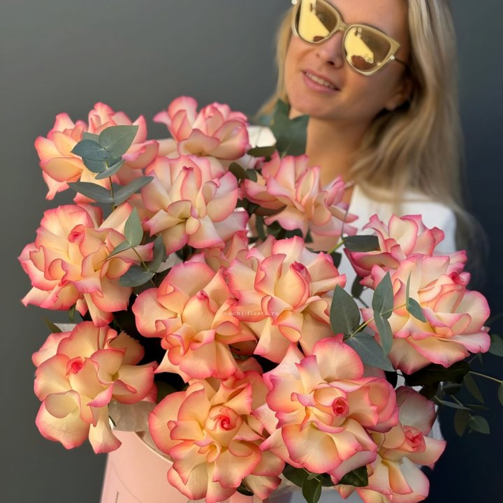 15 французских  роз Джумилия в боксе в Якутске