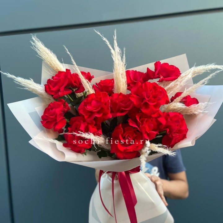 15 Красных французских розы в Якутске