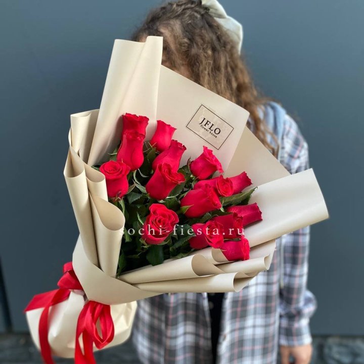 15 красных роз в Якутске