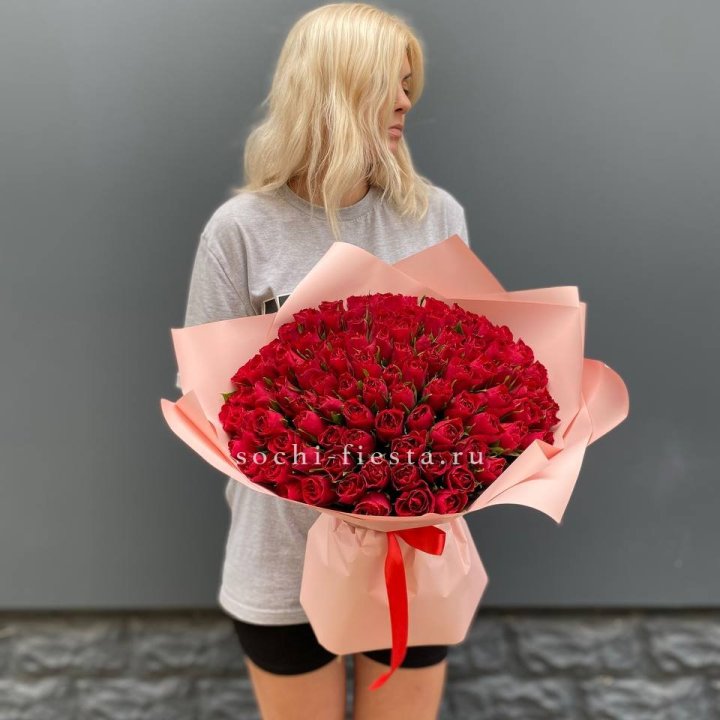 101  красная кенийская роза  в Якутске