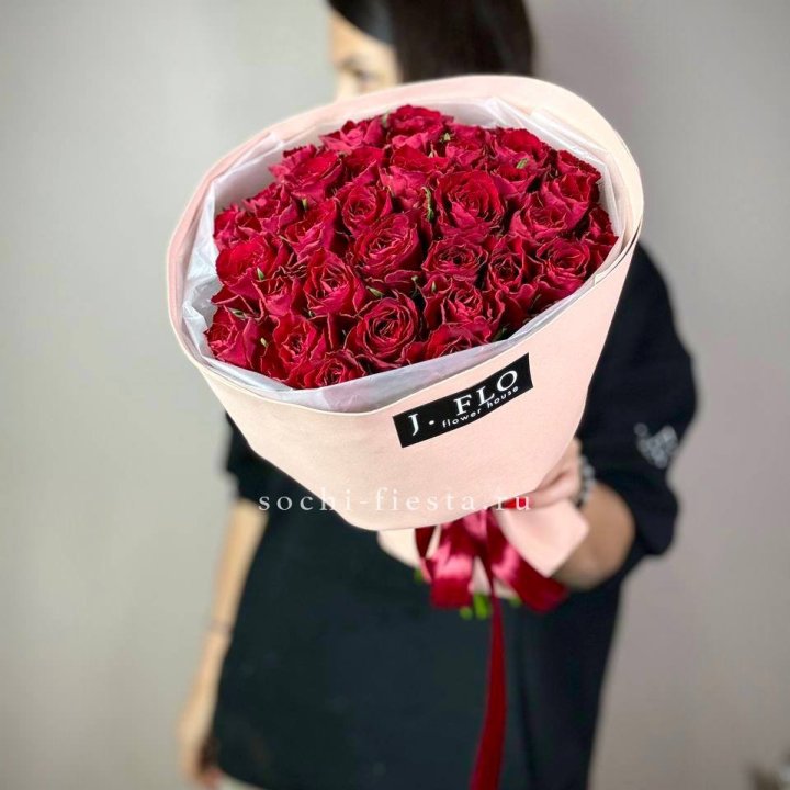 35 кенийских роз в Якутске