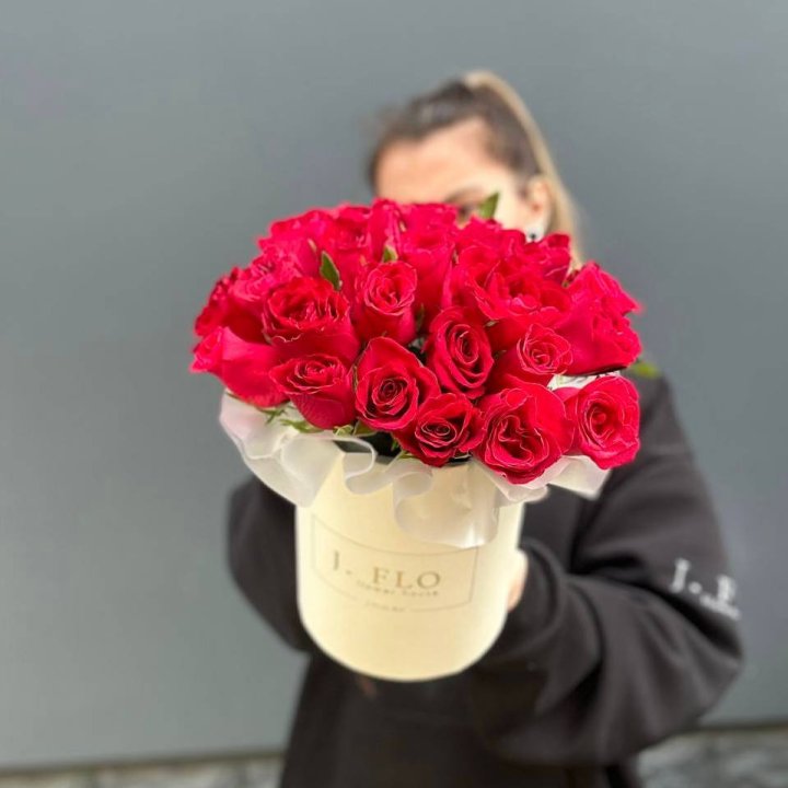 27 кенийских роз в боксе в Якутске