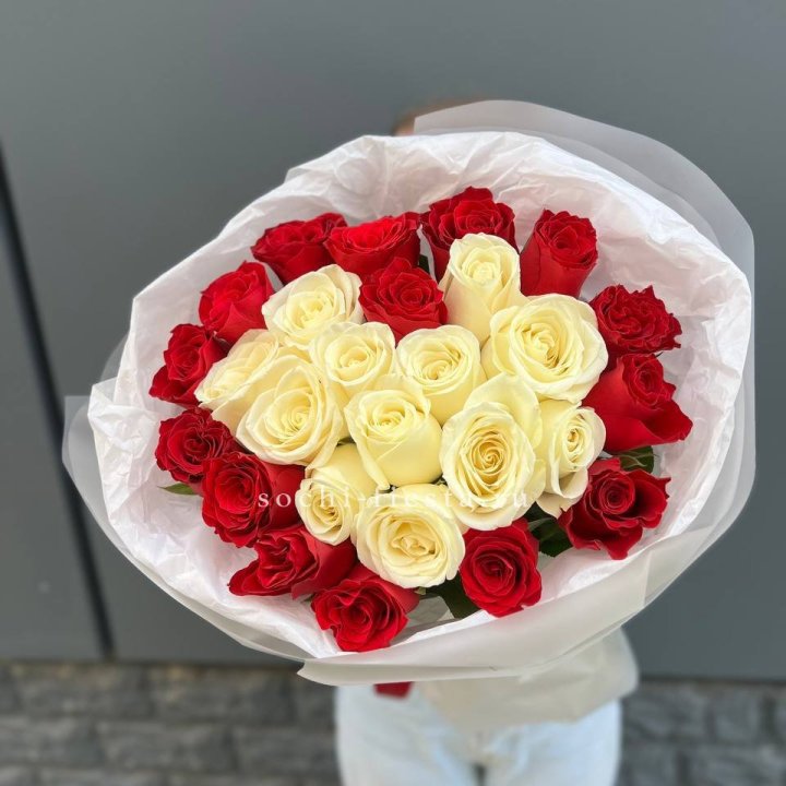 27 роз микс в Якутске