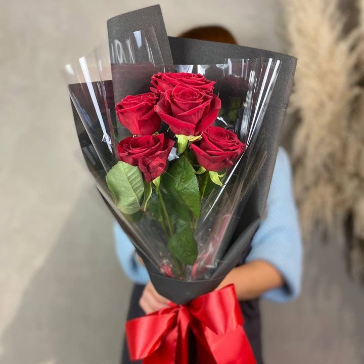 5 роз ред наоми в Якутске