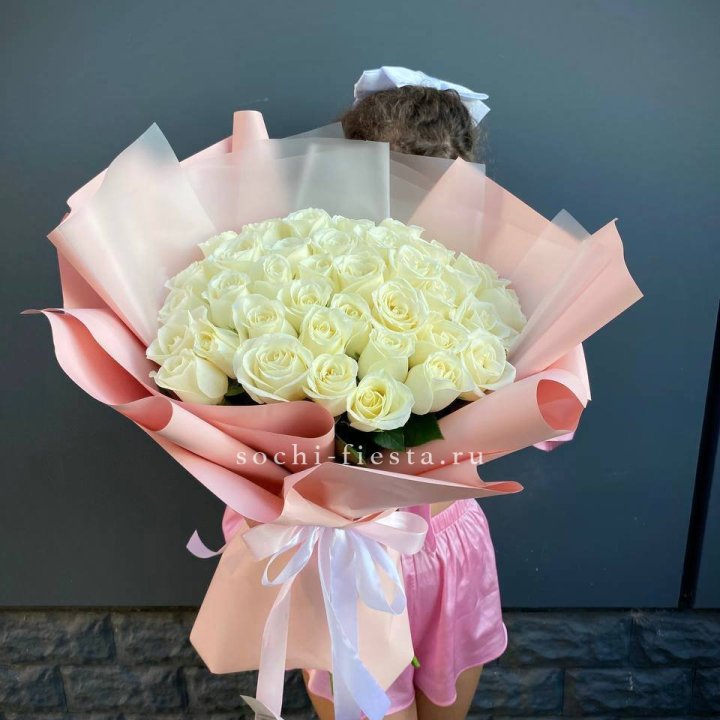35 белых роз в Якутске
