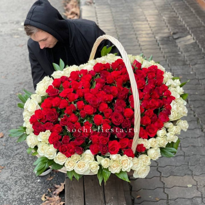 201  роза в корзине   в Якутске