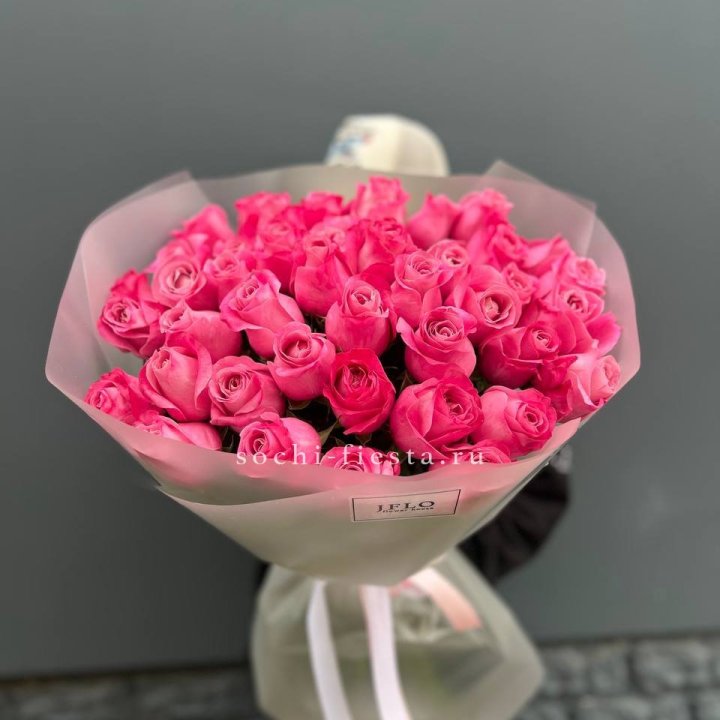 Роза малиновая в Якутске