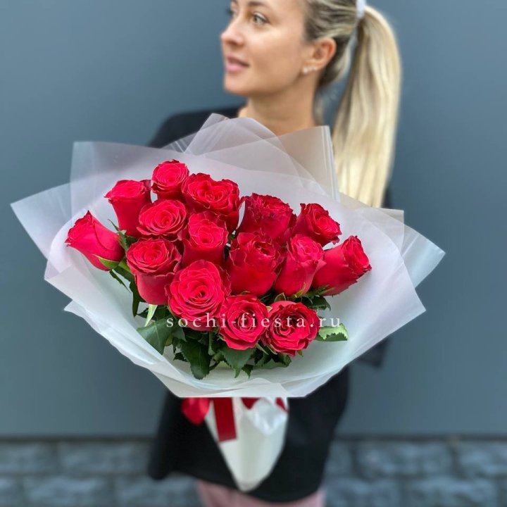 Букет из 15 красных роз  в Якутске
