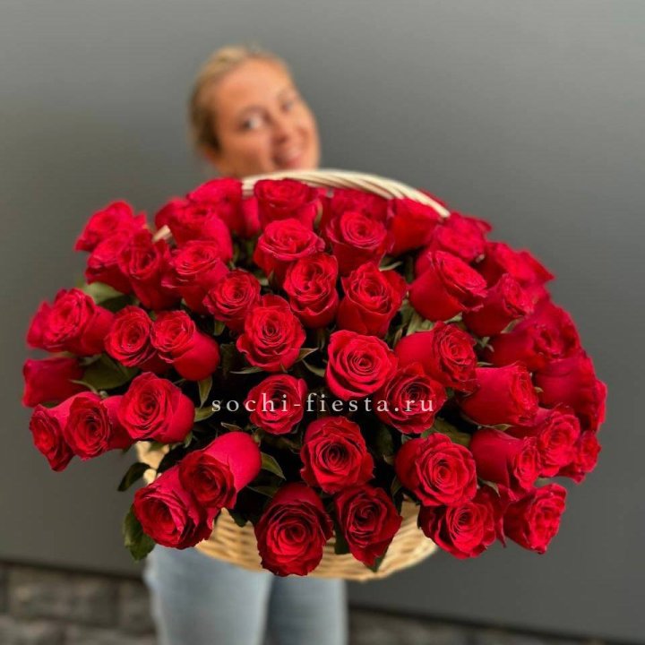 101 красная роза в корзине   в Якутске
