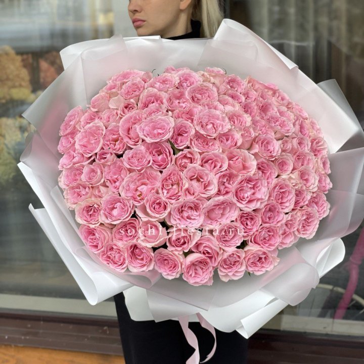 101 нежно-розовая роза в Якутске