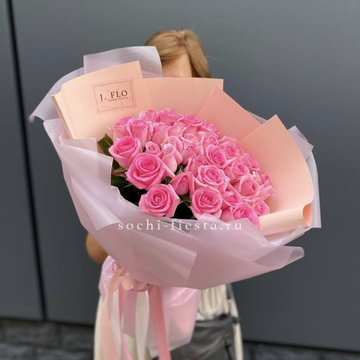 33 Розовые розы в Якутске