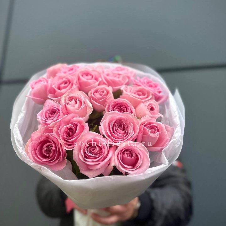21 Розовая роза в белом в Якутске