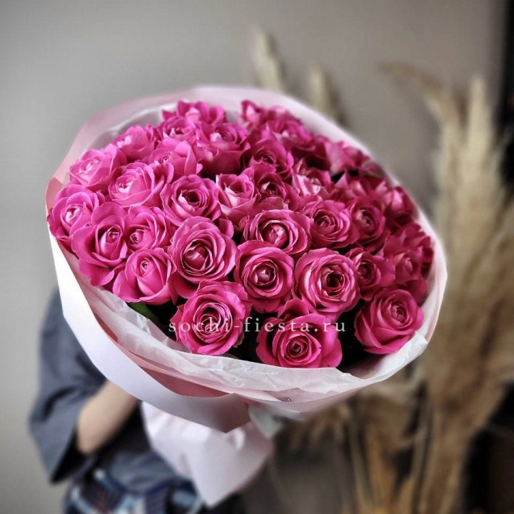 35 розовых роз  в Якутске