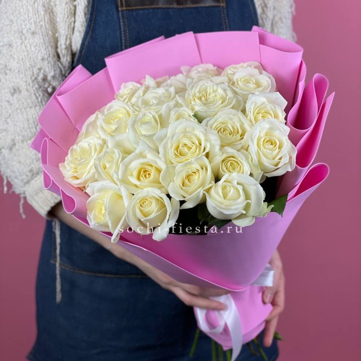 25 белых роз в Якутске