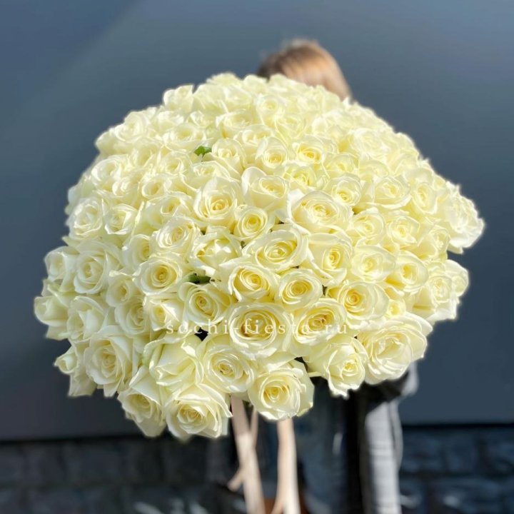 Букет  из 101 белой розы  в Якутске