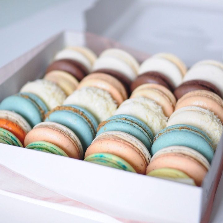 Коробка макаронс 25 шт. в Якутске