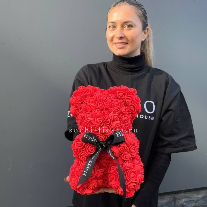 Медведь из роз красный в Якутске