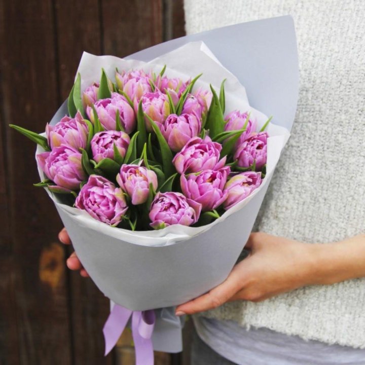 Букет пионовидных тюльпанов в Якутске