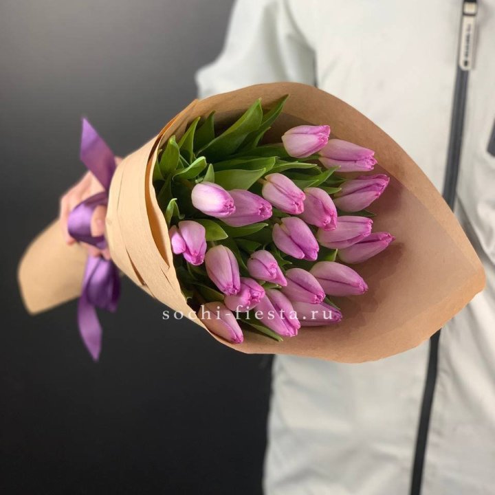 19 розовых  тюльпанов в Якутске