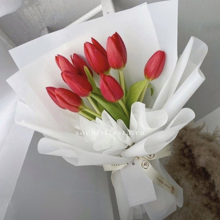 Букет красных тюльпанов в Якутске