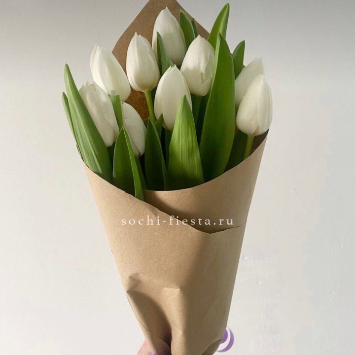 Букет белых тюльпанов в Якутске