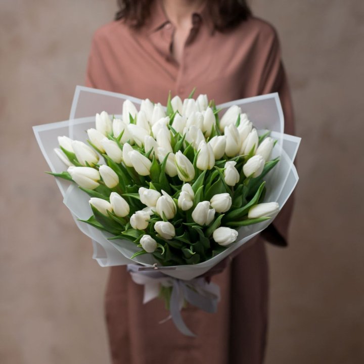 51 белый тюльпан в Якутске