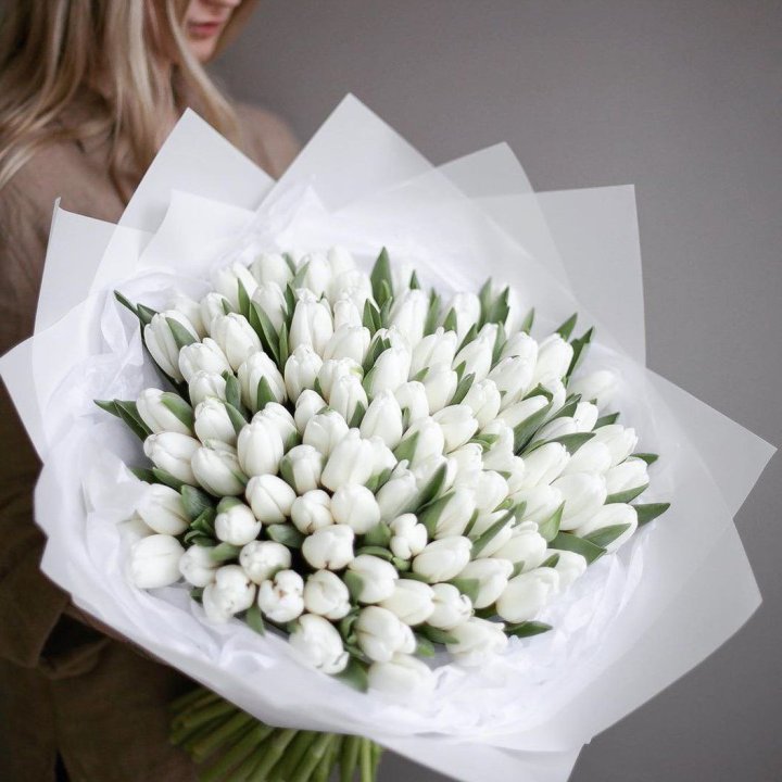 101 белый тюльпан в Якутске