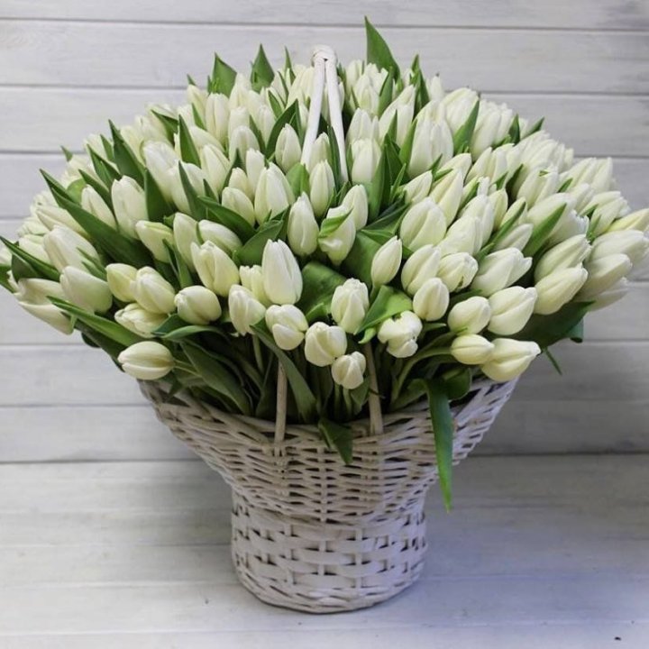 Корзина из 151 тюльпана в Якутске